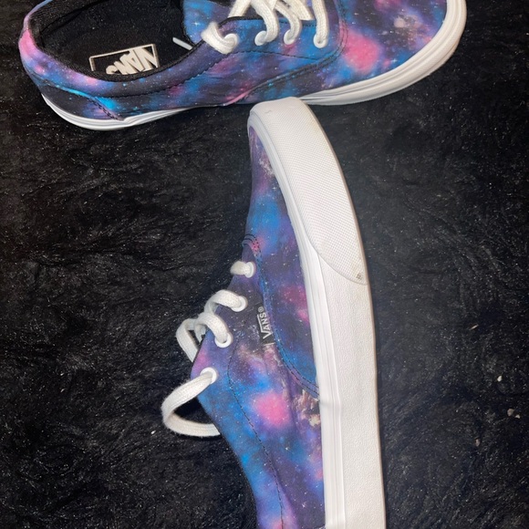 Galaxy Vans - Picture 5 of 11